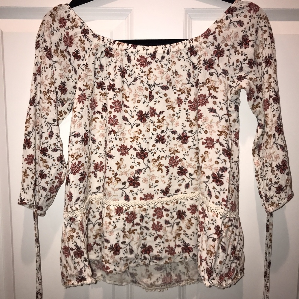 American Eagle White Red Floral Flowy Blouse Off The Shoulder